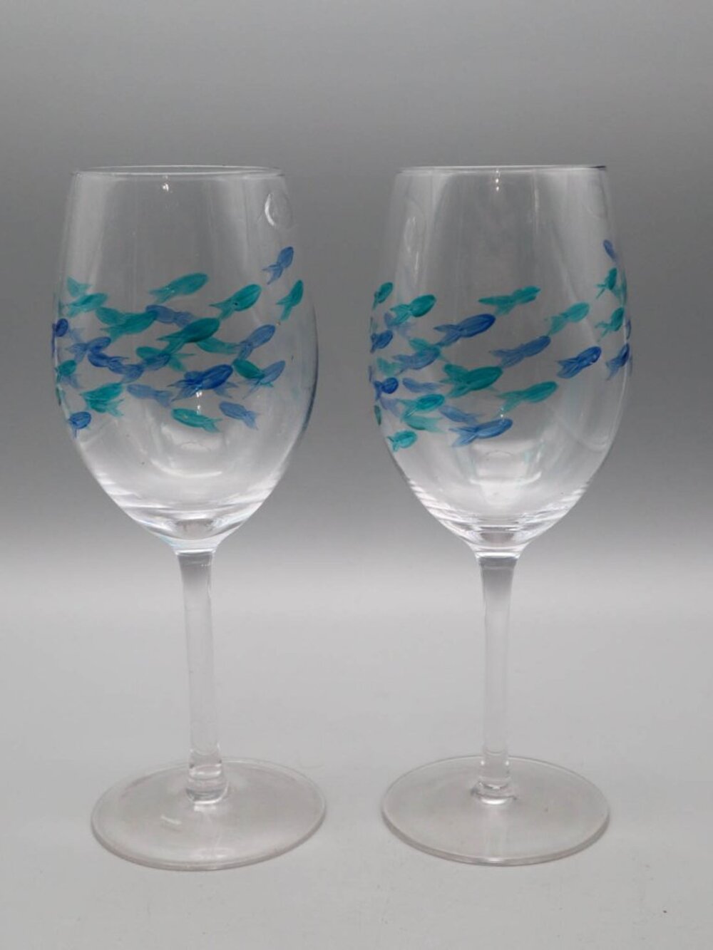 2 Abbott Etched Crystal School of Fish Wine Glasses Blue Teal 9 1/2"H Coastal